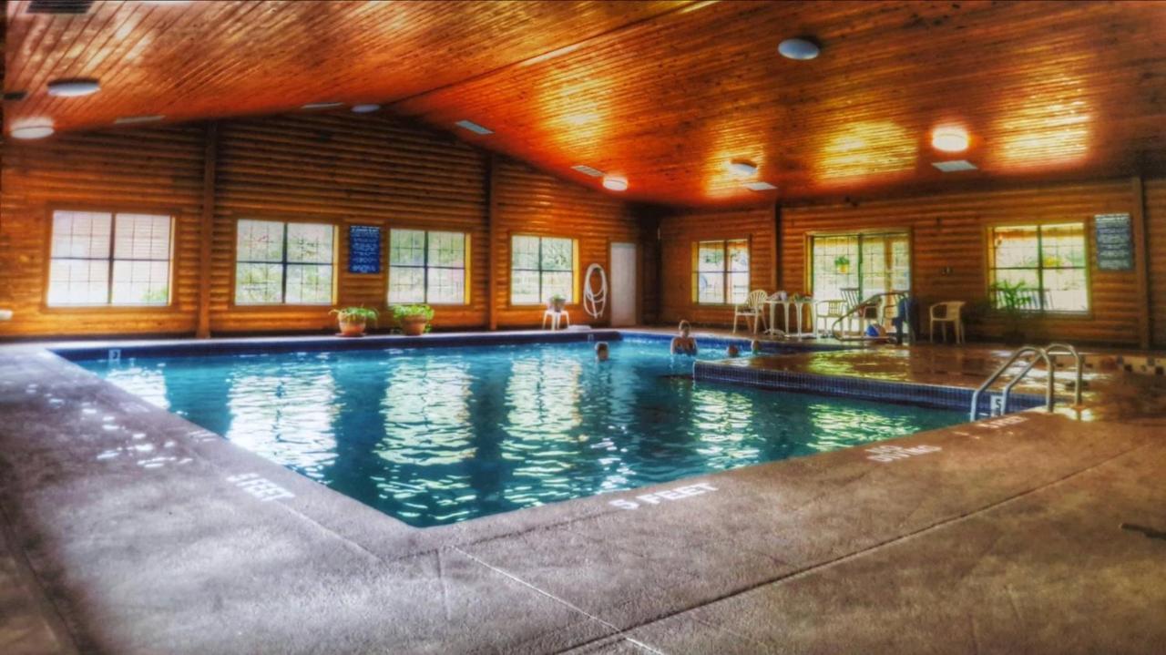 Crown Lake Resort & Spa Horseshoe Bend Exterior photo